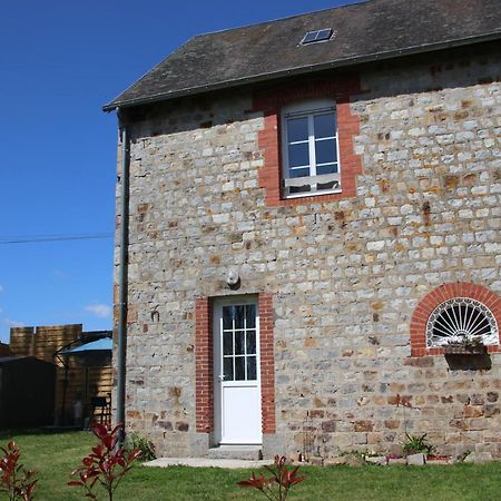 Le Vieil Home, Au Pied De La Cite Medievale La Haute-Chapelle Bagian luar foto