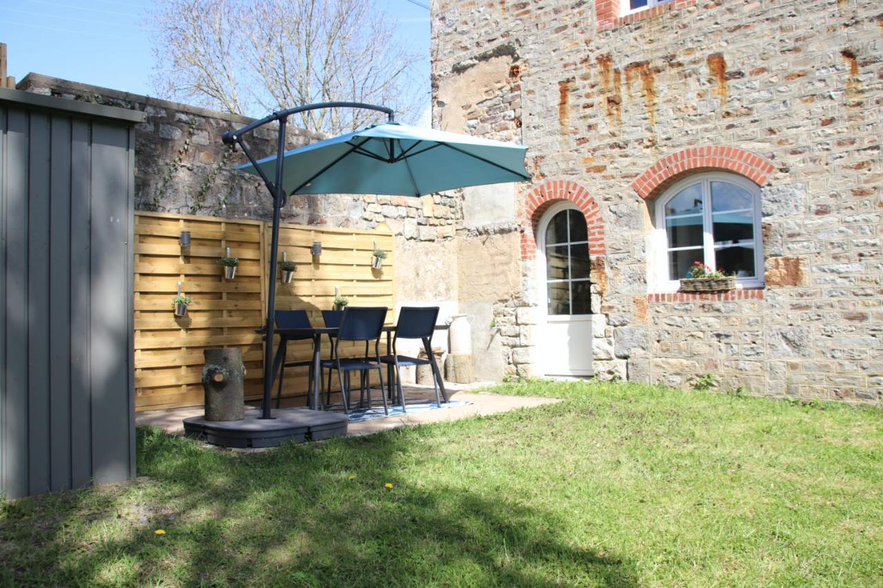 Le Vieil Home, Au Pied De La Cite Medievale La Haute-Chapelle Bagian luar foto